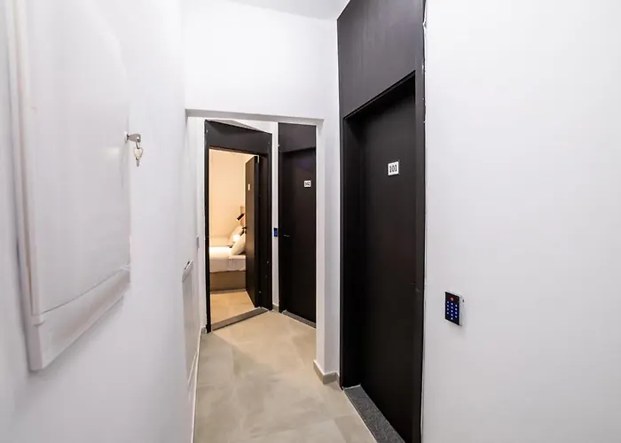 Luxury Double Bed With View - By Hostmt