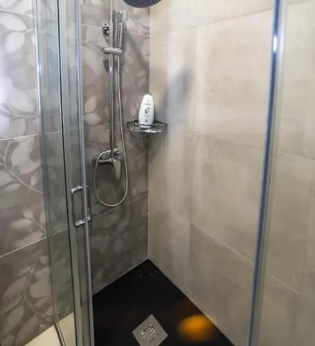 Luxury Double Bed With View - By Hostmt *