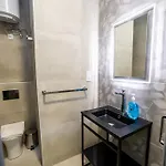 Apartment Cosy Double Bed With View - By Hostmt
