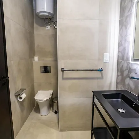 Luxury Double Bed With View - By Hostmt