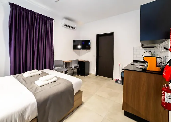 Apartment Luxury Double Bed With View - By Hostmt