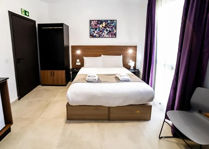 Apartment Luxury Double Bed With View - By Hostmt St. Paul's Bay