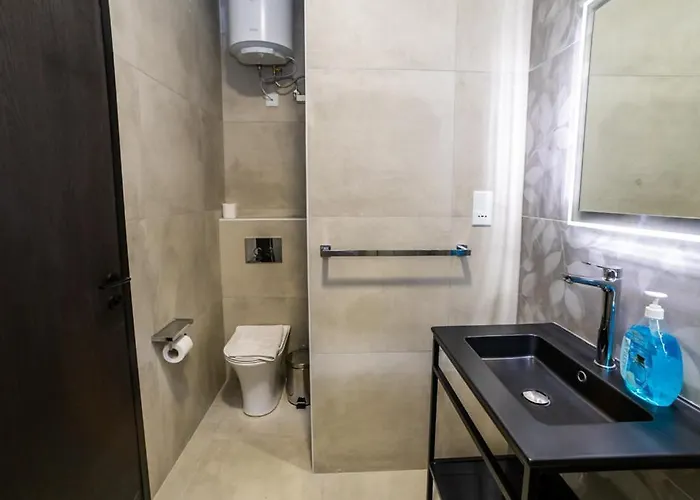 Luxury Double Bed With View - By Hostmt