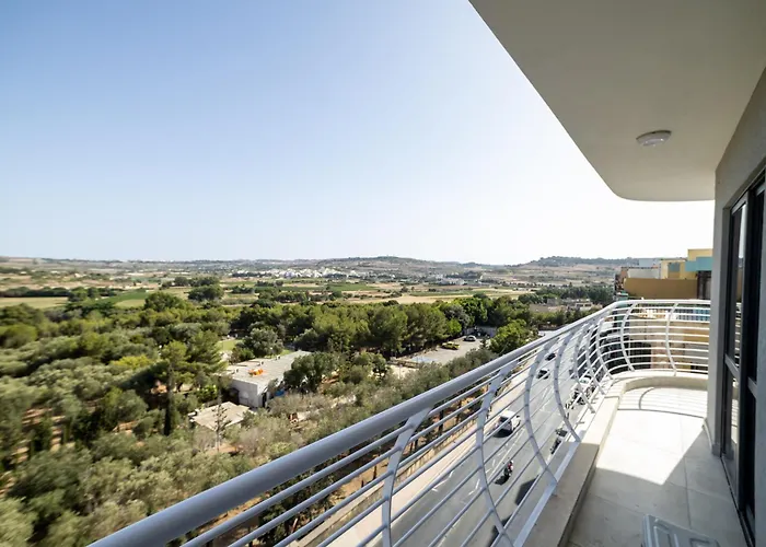 Luxury Double Bed With View - By Hostmt * St. Paul's Bay