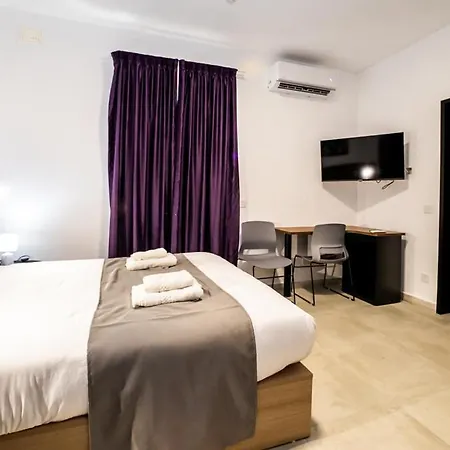 Luxury Double Bed With View - By Hostmt * San Pawl il-Baħar