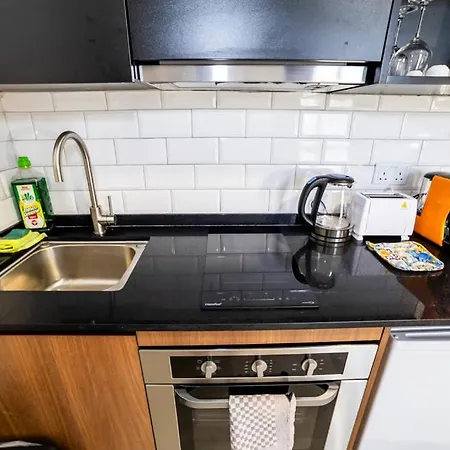 Luxury Double Bed With View - By Hostmt Apartman *